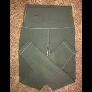 NWOT Lululemon Grey Sage Align Pants 25”